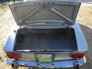 Image 49/50 de Alfa Romeo 1750 GT Veloce (1971)