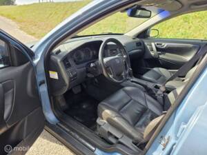 Image 19/40 of Volvo V 70 2.5T (2004)