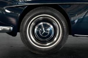 Image 19/50 de Mercedes-Benz 190 SL (1957)