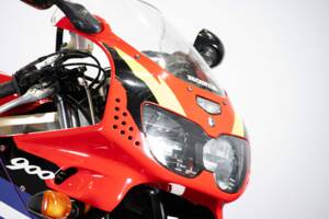 Immagine 36/50 di Honda CBR 900RR Fireblade (1996)