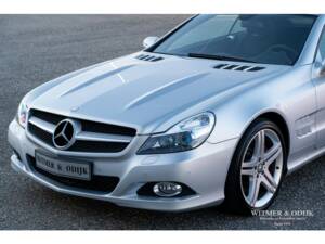 Imagen 9/36 de Mercedes-Benz SL 500 (2011)