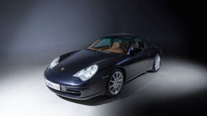 Image 32/35 de Porsche 911 Carrera 4 (2001)