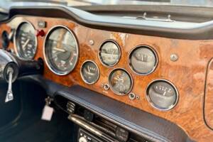 Image 21/24 de Triumph TR 6 (1973)