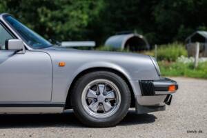 Image 20/44 de Porsche 911 Carrera 3.2 &quot;#250.000 911&quot; (1988)