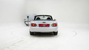 Immagine 7/15 di Mazda MX-5 1.8 (2000)