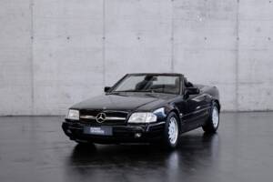 Image 2/46 of Mercedes-Benz SL 320 (1998)