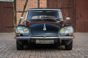 Image 6/56 of Citroën DS 20 Pallas (1971)