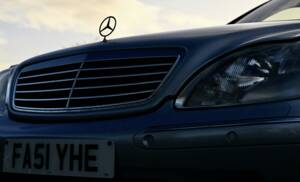 Image 22/50 de Mercedes-Benz S 500 L (2001)