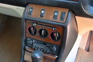 Bild 34/50 von Mercedes-Benz 280 CE (1983)