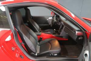 Image 22/50 of Porsche 911 Carrera 4S (2011)