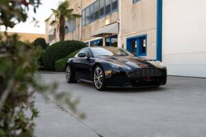 Image 33/83 de Aston Martin V12 Vantage (2009)