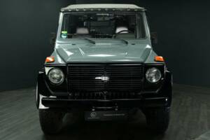 Immagine 9/50 di Mercedes-Benz 230 GE (SWB) (1993)