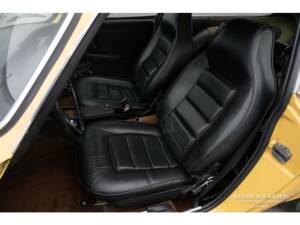 Image 32/50 of Volvo 1800 ES (1972)