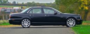 Image 7/50 of Jaguar XJ 8 4.2 (2008)