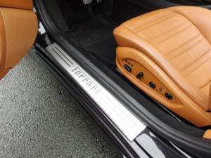 Image 61/99 of Ferrari California (2010)