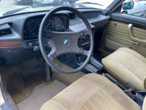 Afbeelding 10/20 van BMW 528i (1979)