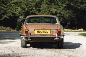 Image 7/50 of Jaguar XJ 12 (1972)