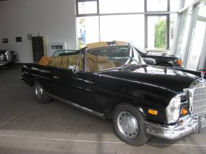 Bild 1/14 von Mercedes-Benz 280 SE (1971)