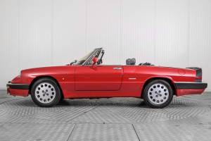 Image 17/50 of Alfa Romeo 2.0 Spider QV (1988)