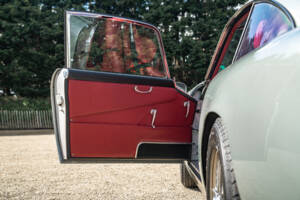 Image 23/39 de Aston Martin DB 4 (1962)