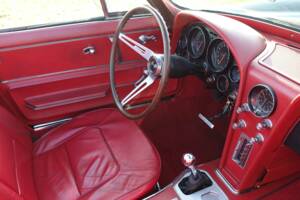 Immagine 15/35 di Chevrolet Corvette Sting Ray Convertible (1965)