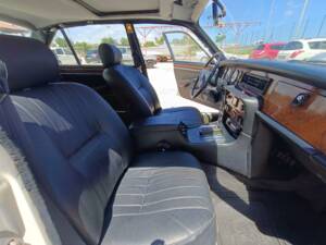 Image 32/50 of Jaguar XJ6 3.2 Sovereign (1983)