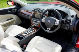 Image 21/50 of Jaguar XKR (2007)
