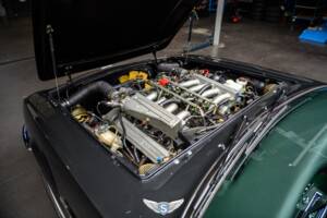 Bild 38/73 von Aston Martin V8 EFi Volante (1987)