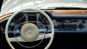 Bild 25/36 von Mercedes-Benz 280 SL (1969)