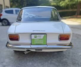 Image 6/39 of Alfa Romeo Giulia GT 1300 Junior (1970)