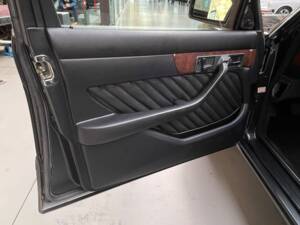 Bild 17/31 von Mercedes-Benz 300 SE (1989)