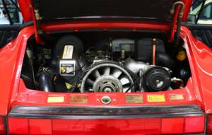 Image 37/47 of Porsche 911 Carrera 3.2 (1989)