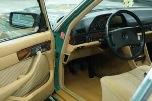 Bild 19/50 von Mercedes-Benz 260 SE (1990)
