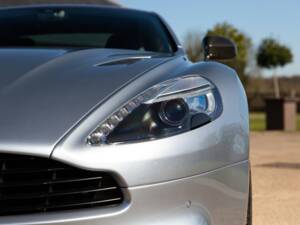 Image 31/80 of Aston Martin Vanquish (2013)