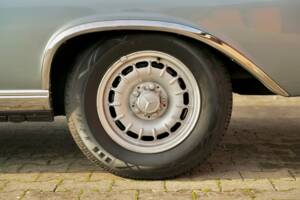 Immagine 26/84 di Mercedes-Benz 280 SE 3,5 (1970)