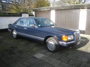 Image 1/6 of Mercedes-Benz 300 SE (1990)