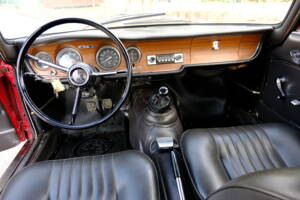 Image 6/12 of Alfa Romeo Giulia GT 1300 Junior (1967)