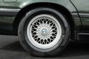 Image 9/36 of BMW 750iL (1989)