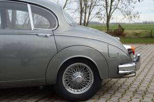 Image 4/15 of Jaguar Mk II 3.4 (1967)