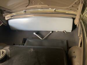 Immagine 47/56 di Volkswagen Maggiolino 1100 Standard "Ovali" (1954)