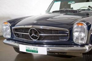 Afbeelding 7/20 van Mercedes-Benz 280 SL (1971)