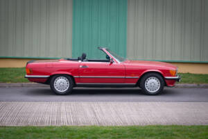 Image 4/29 of Mercedes-Benz 500 SL (1989)