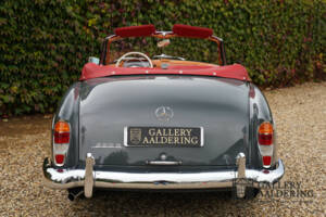 Imagen 6/50 de Mercedes-Benz 220 SE Cabriolet (1960)