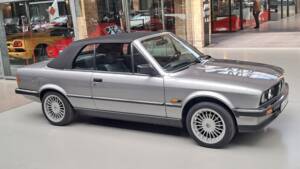 Bild 6/12 von BMW 320i (1990)