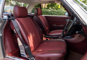 Image 20/23 of Mercedes-Benz 380 SL (1985)