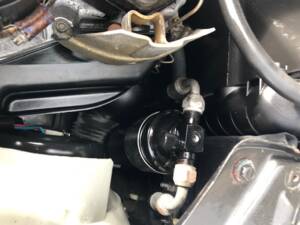 Image 16/29 of Volvo 240 Turbo (1983)