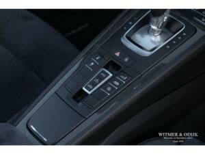 Image 31/38 of Porsche 911 Carrera GTS (2017)