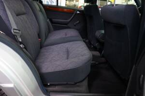 Image 19/36 de Mercedes-Benz E 220 T (1993)