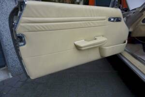 Bild 24/36 von Mercedes-Benz 560 SL (1989)