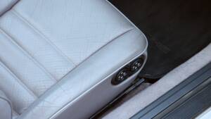 Image 37/46 of Porsche 911 Carrera 2 (1991)